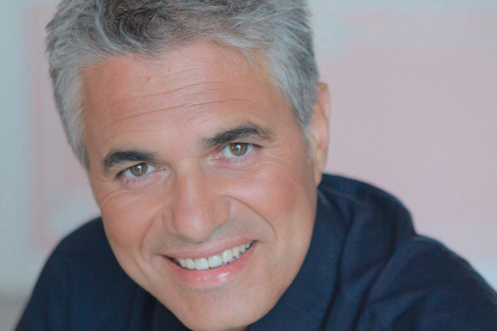 Agustín Bravo, presentador de la gala Premios a la Excelencia Turística 2026.